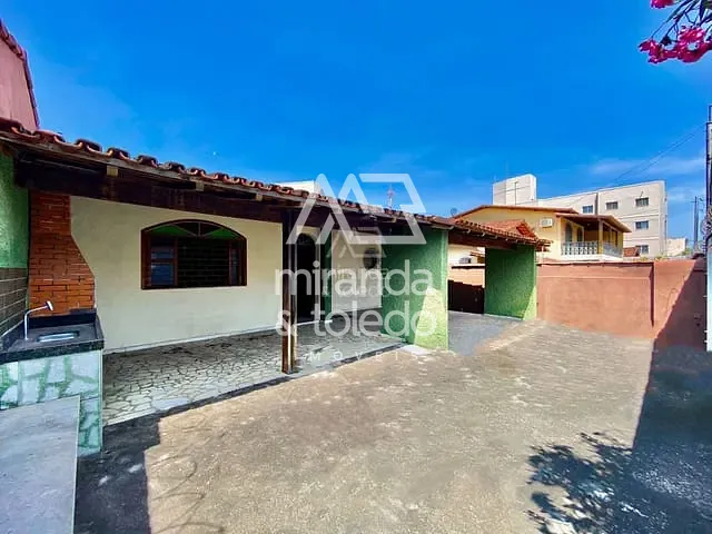 Casa com 180m² 3 quartos e 3 banheiros, à venda, no bairro Praia do Morro em Guarapari