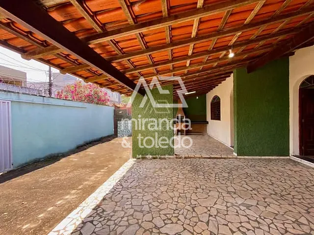 Casa com 180m² 3 quartos e 3 banheiros, à venda, no bairro Praia do Morro em Guarapari
