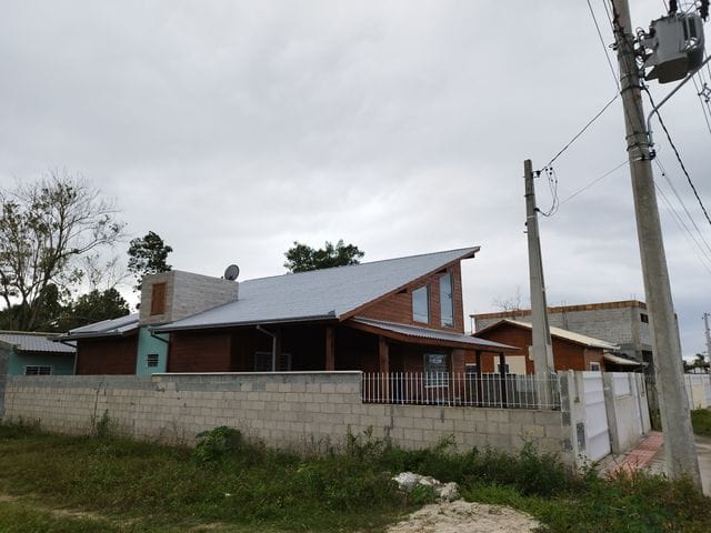 Casa com 347m² 4 quartos e 2 banheiros, à venda, no bairro Bela Vista em Palhoça