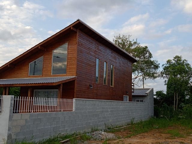 Casa com 347m² 4 quartos e 2 banheiros, à venda, no bairro Bela Vista em Palhoça