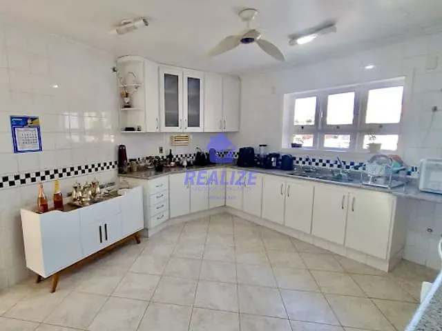Casa com 420m² 3 quartos e 2 banheiros, à venda, no bairro Conjunto Habitacional Dom Henrique Goland Trindade em Botucatu
