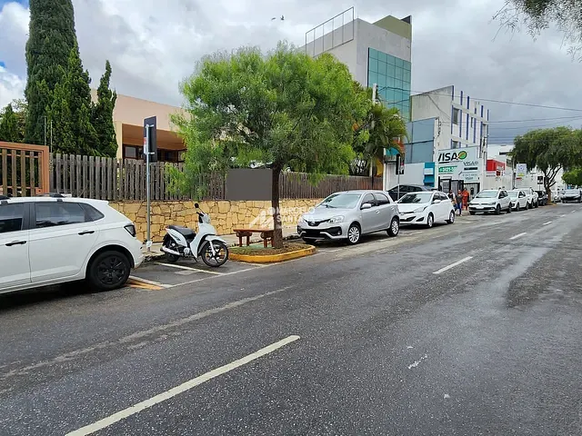 Casa com 710m² 5 quartos e 1 banheiro, à venda, no bairro Centro em Vitória da Conquista