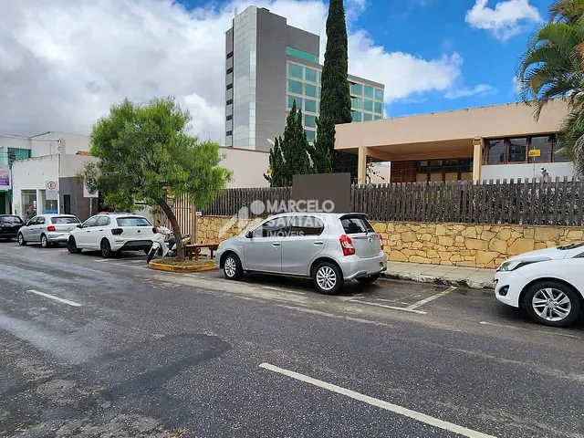 Casa com 710m² 5 quartos e 1 banheiro, à venda, no bairro Centro em Vitória da Conquista
