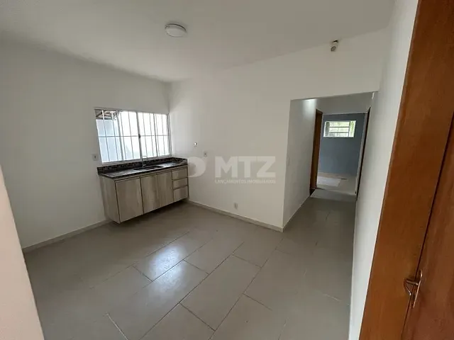 Casa com 280m² 2 quartos e 2 banheiros, à venda, no bairro Jardim Flamboyant em Botucatu