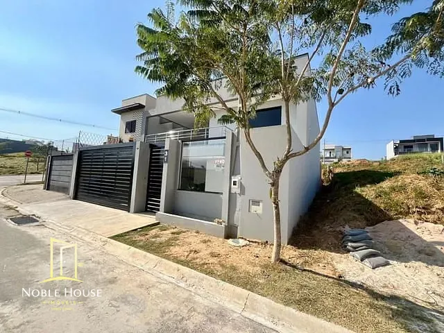 Casa 3 quartos e 4 banheiros, à venda, no bairro Marambaia em Vinhedo