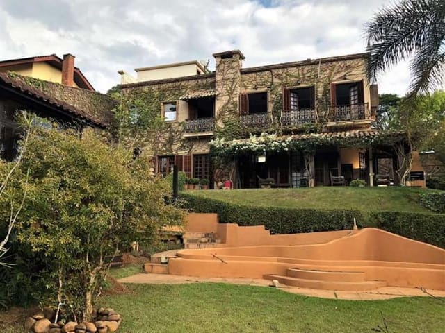 Casa com 1475m² 3 quartos e 7 banheiros, à venda, no bairro Nova Fazendinha em Carapicuíba