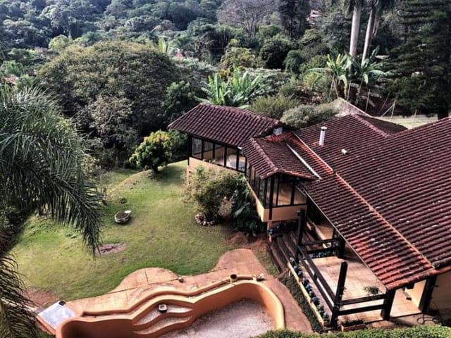 Casa com 1475m² 3 quartos e 7 banheiros, à venda, no bairro Nova Fazendinha em Carapicuíba