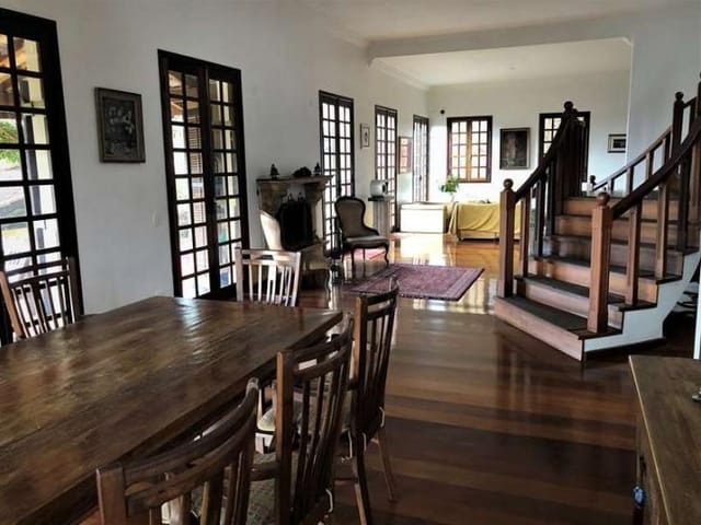 Casa com 1475m² 3 quartos e 7 banheiros, à venda, no bairro Nova Fazendinha em Carapicuíba