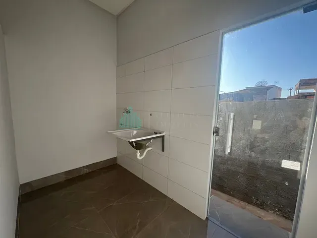 Casa com 300m² 3 quartos e 2 banheiros, para alugar, no bairro Vila União em Catalão