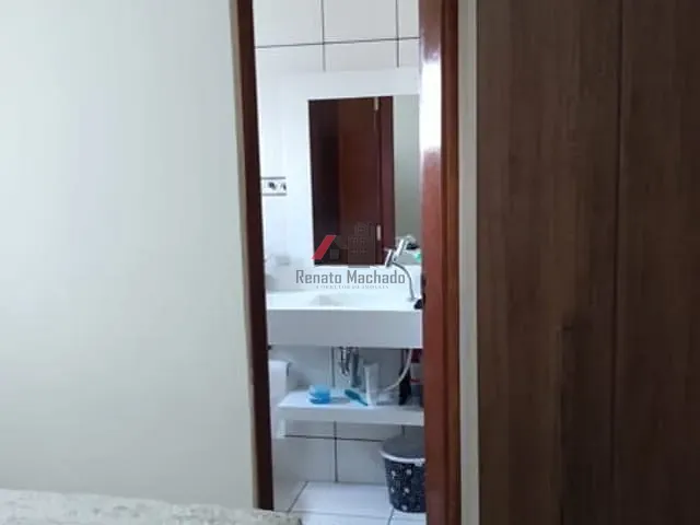 Casa com 360m², à venda, no bairro Jardim Europa em Arapongas