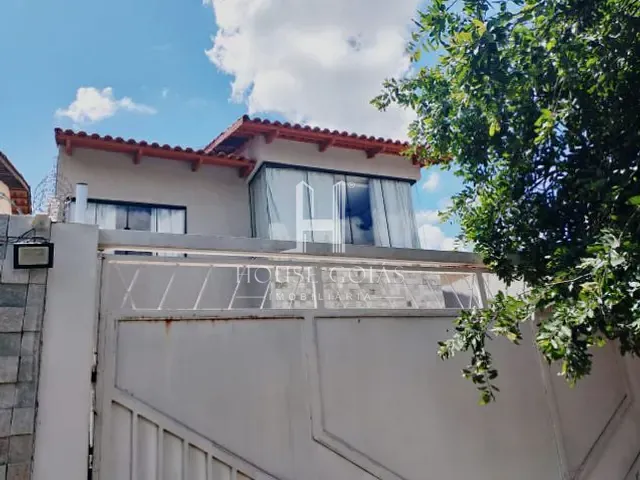 Sobrado com 300m² 4 quartos e 5 banheiros, à venda, no bairro Jardim Europa em Goiânia