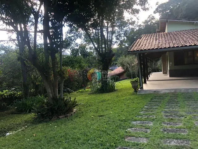 Casa com 4800m² 3 quartos e 3 banheiros, à venda, no bairro Itaipava em Petrópolis