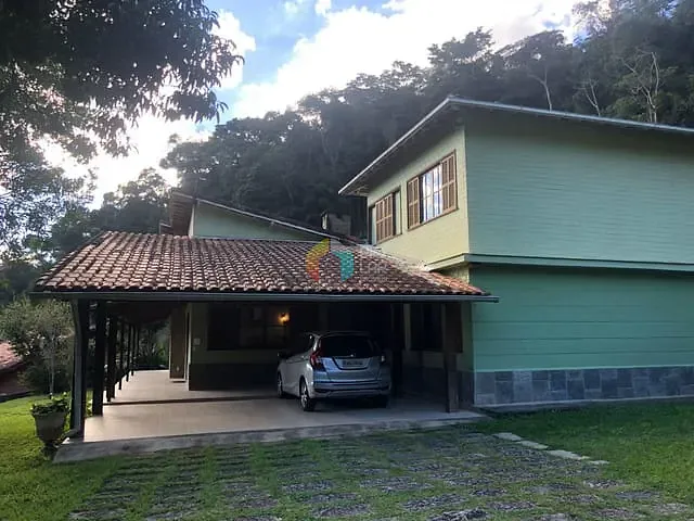 Casa com 4800m² 3 quartos e 3 banheiros, à venda, no bairro Itaipava em Petrópolis
