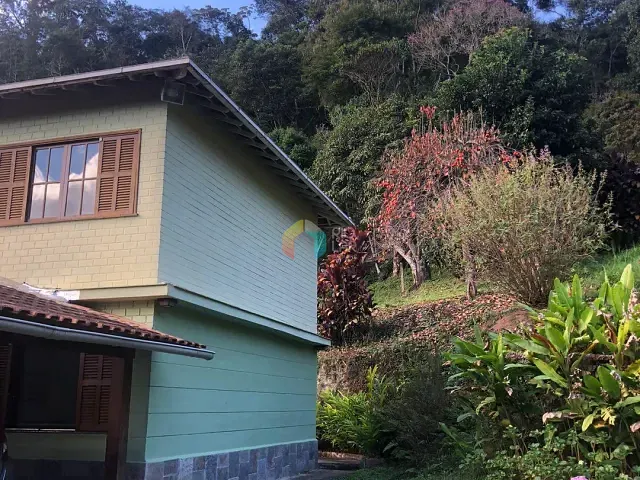 Casa com 4800m² 3 quartos e 3 banheiros, à venda, no bairro Itaipava em Petrópolis