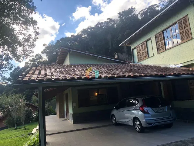 Casa com 4800m² 3 quartos e 3 banheiros, à venda, no bairro Itaipava em Petrópolis