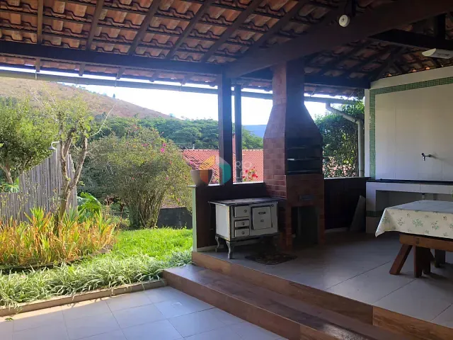 Casa com 4800m² 3 quartos e 3 banheiros, à venda, no bairro Itaipava em Petrópolis