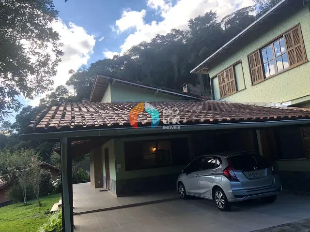 Casa com 4800m² 3 quartos e 3 banheiros, à venda, no bairro Itaipava em Petrópolis