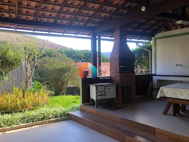 Casa com 4800m² 3 quartos e 3 banheiros, à venda, no bairro Itaipava em Petrópolis
