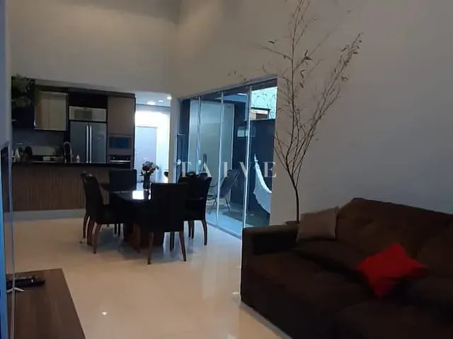 Casa com 220m² 3 quartos e 3 banheiros, à venda, no bairro Esperança em Londrina