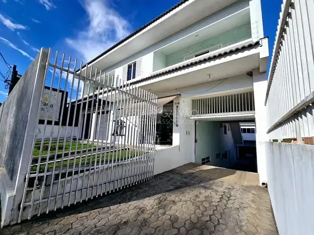 Casa com 700m² 4 quartos e 11 banheiros, à venda, no bairro Santa Felicidade em Curitiba