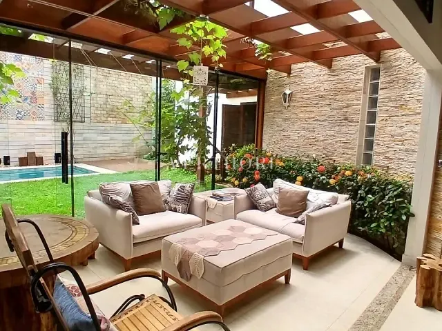 Casa com 710m² 5 quartos e 5 banheiros, à venda, no bairro Esperança em Londrina