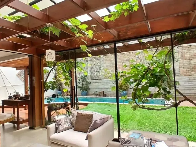 Casa com 710m² 5 quartos e 5 banheiros, à venda, no bairro Esperança em Londrina
