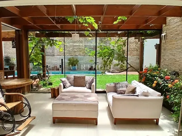 Casa com 710m² 5 quartos e 5 banheiros, à venda, no bairro Esperança em Londrina