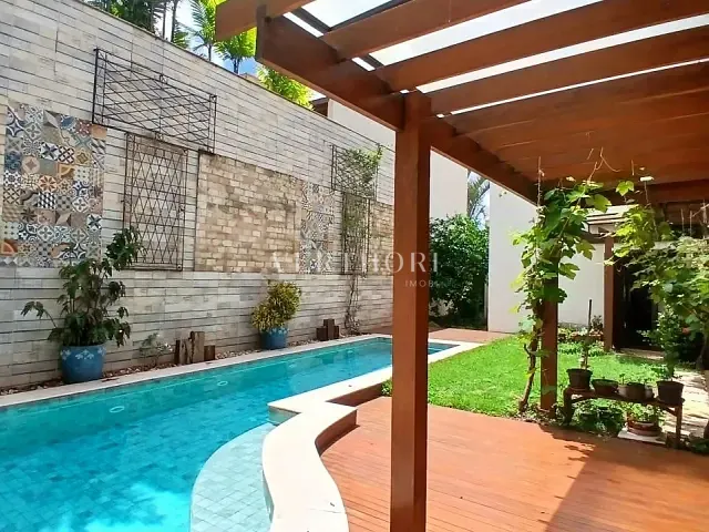 Casa com 710m² 5 quartos e 5 banheiros, à venda, no bairro Esperança em Londrina