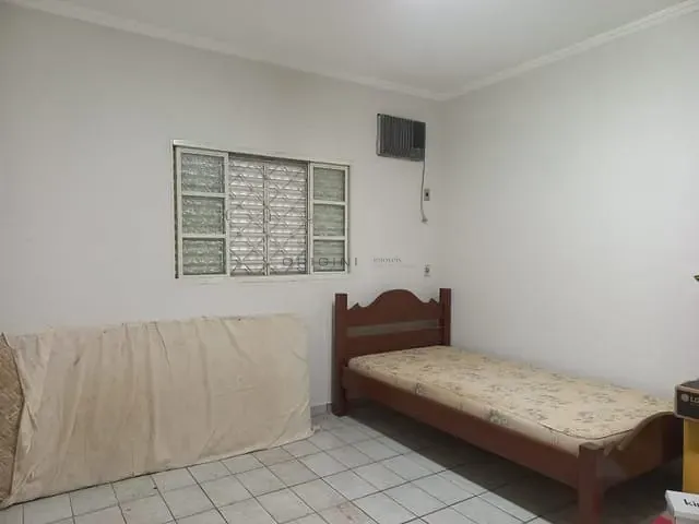 Casa com 360m² 4 quartos e 3 banheiros, à venda, no bairro Flamboyant em Campo Grande