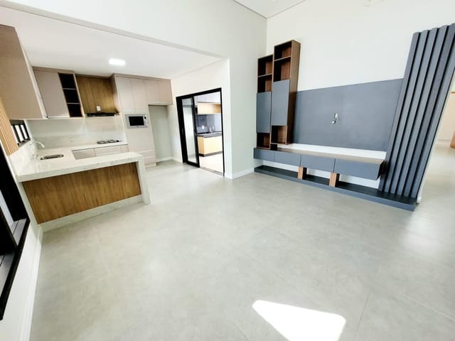 Casa com 200m² 3 quartos e 4 banheiros, à venda, no bairro Jardim Bréscia em Indaiatuba