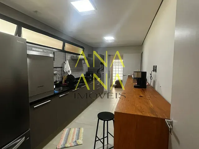 Casa 3 quartos e 5 banheiros, à venda, no bairro Condomínio Residencial Euroville II em Bragança Paulista