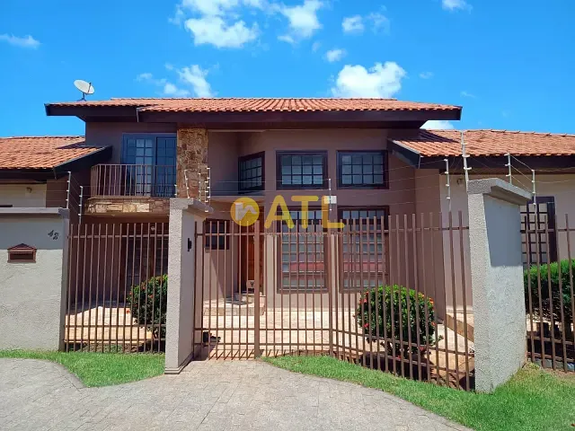 Casa 2 quartos e 2 banheiros, à venda ou para alugar, no bairro Nova Ourinhos em Ourinhos