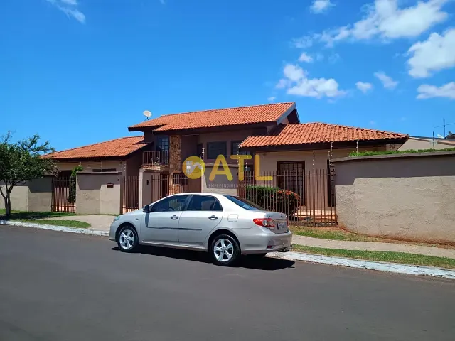 Casa 2 quartos e 2 banheiros, à venda ou para alugar, no bairro Nova Ourinhos em Ourinhos