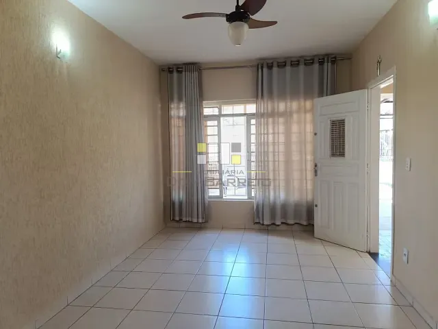 Casa com 270m² 3 quartos e 1 banheiro, para alugar, no bairro Jardim Alvorada em Sumaré