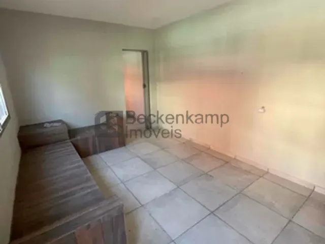 Casa 2 quartos e 1 banheiro, à venda, no bairro São Luiz em Barra Mansa