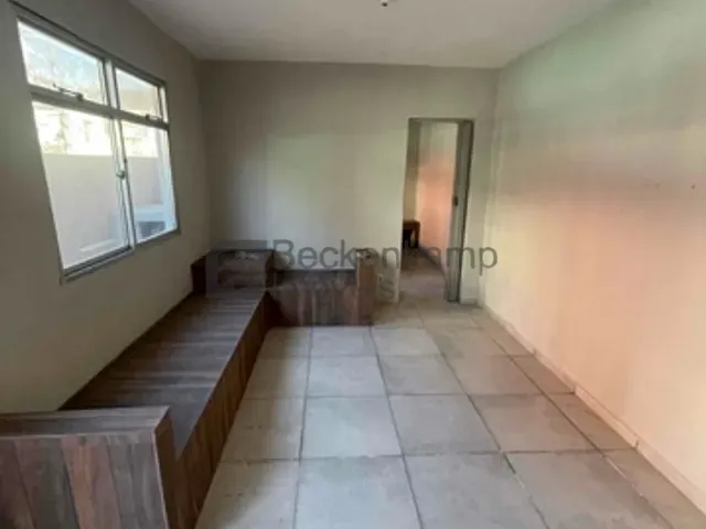 Casa 2 quartos e 1 banheiro, à venda, no bairro São Luiz em Barra Mansa