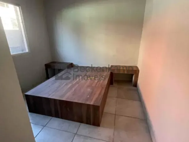 Casa 2 quartos e 1 banheiro, à venda, no bairro São Luiz em Barra Mansa