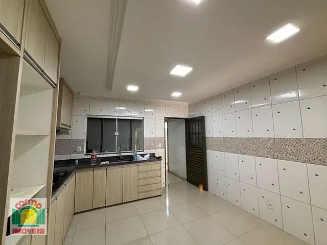 Casa com 200m² 3 quartos e 2 banheiros, à venda, no bairro Jardim Itália em Anápolis