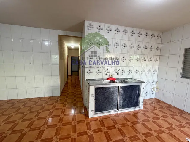 Casa 3 quartos e 2 banheiros, para alugar, no bairro Previsul em Corumbá