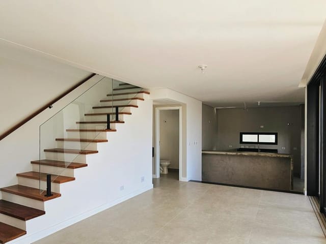 Casa com 300m² 3 quartos e 5 banheiros, à venda, no bairro Cézar de Souza em Mogi das Cruzes