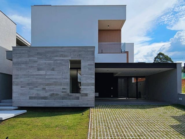 Casa com 300m² 3 quartos e 5 banheiros, à venda, no bairro Cézar de Souza em Mogi das Cruzes