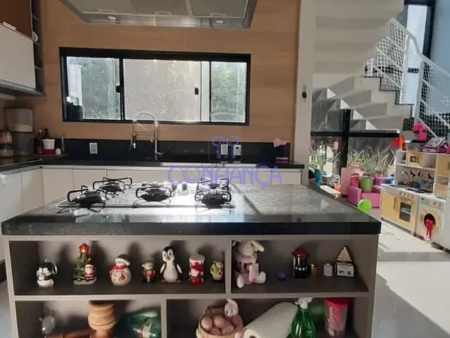 Casa com 450m² 3 quartos e 4 banheiros, à venda, no bairro Campo Grande em Rio de Janeiro