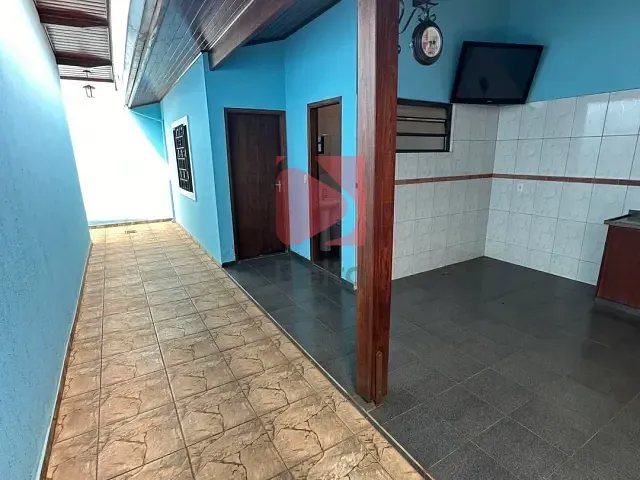 Casa 3 quartos e 5 banheiros, à venda, no bairro Jardim Carlos Gomes em Pirassununga