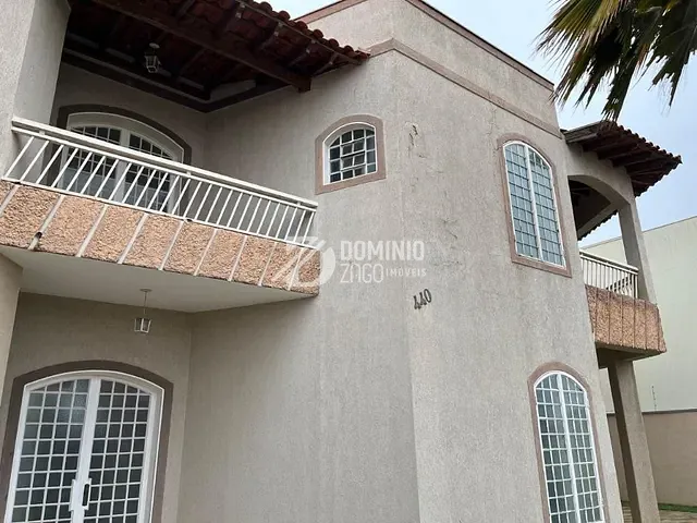 Casa com 577m² 6 quartos e 5 banheiros, à venda, no bairro Boa Vista em Uberaba