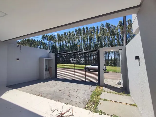 Casa com 150m² 3 quartos e 4 banheiros, à venda, no bairro Tropical III em Cascavel