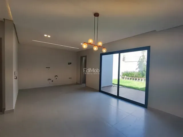 Casa com 150m² 3 quartos e 4 banheiros, à venda, no bairro Tropical III em Cascavel