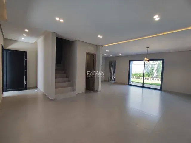 Casa com 150m² 3 quartos e 4 banheiros, à venda, no bairro Tropical III em Cascavel