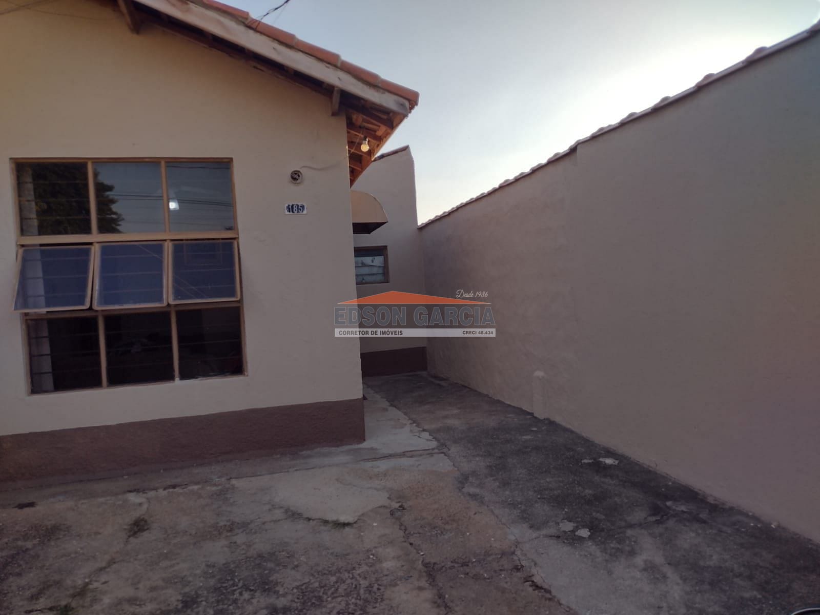 Casa à venda com 3 quartos, 100m² - Foto 2