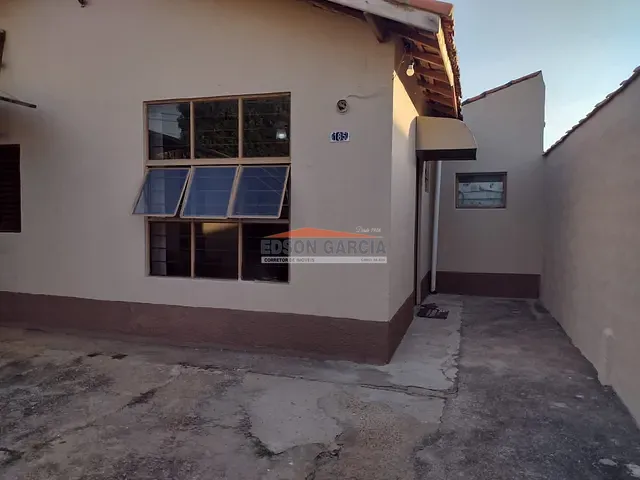 Casa com 250m² 3 quartos e 2 banheiros, à venda, no bairro Parque São Bento em Sorocaba