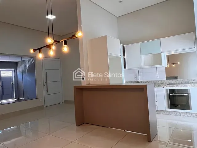 Casa com 150m² 3 quartos e 2 banheiros, à venda, no bairro Parque Universitário em Americana